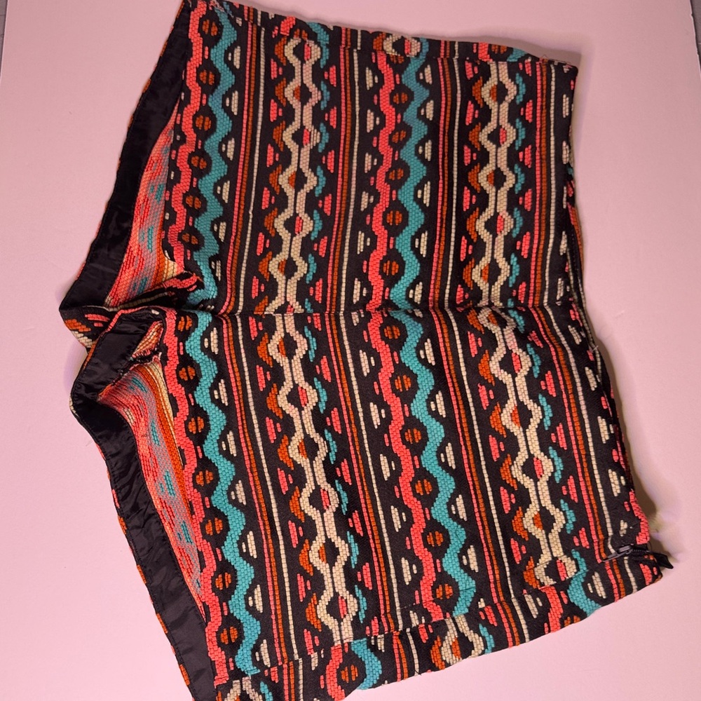 Coachella x H&M, NEW, Colorful Geometric Patterned high waisted, Shorts, Sz 10